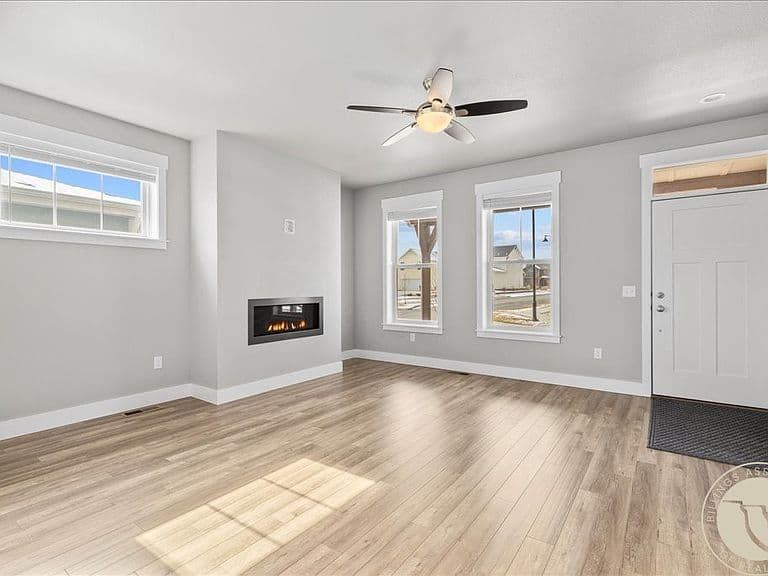 1809 Annas Garden Ln photo 2
