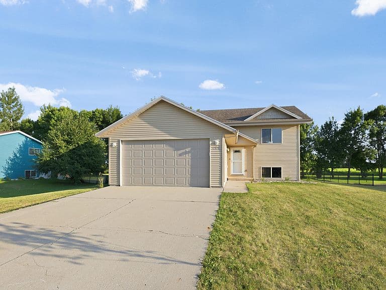 120 Twin Oaks Ln photo 1