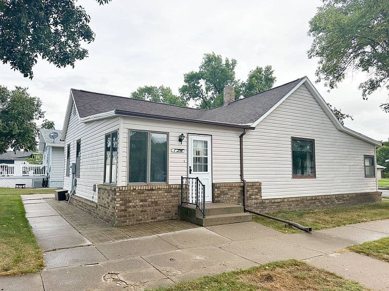 128 E Walnut Ave photo 1