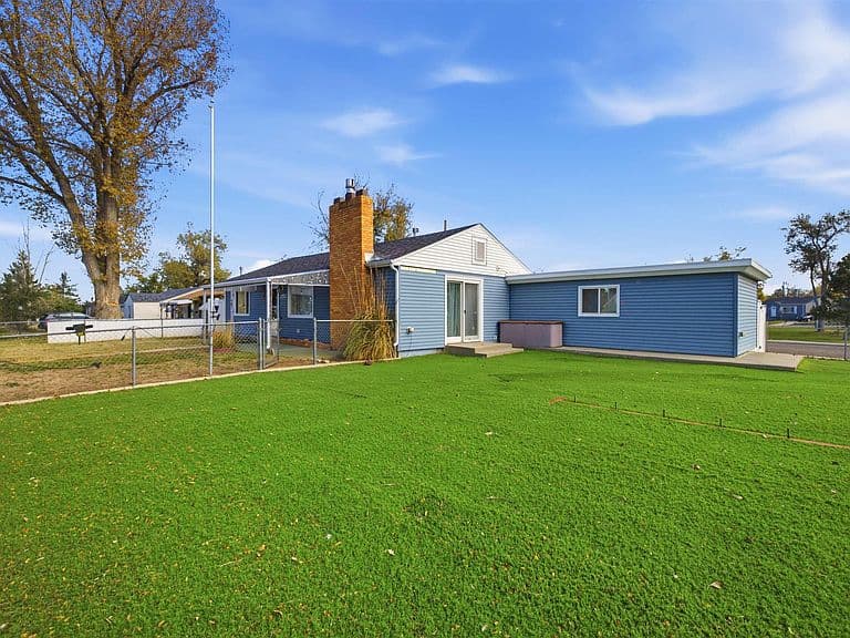 253 Junco St photo 4