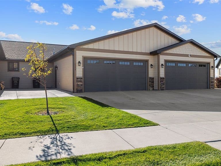6424 Southern Bluffs Ln photo 1