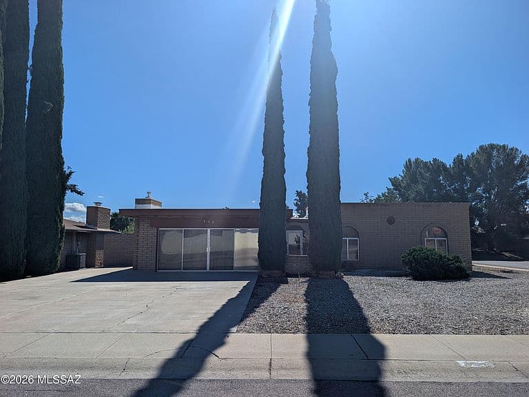 701 Palo Verde Dr photo 1