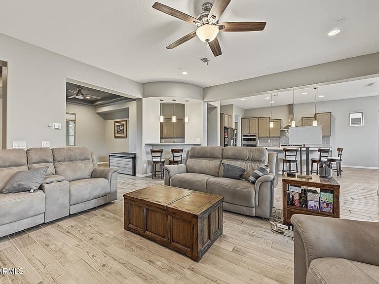 8156 W AUTUMN VISTA Way photo 3