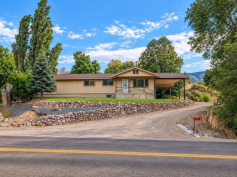 1750 N Inkom Rd photo 1