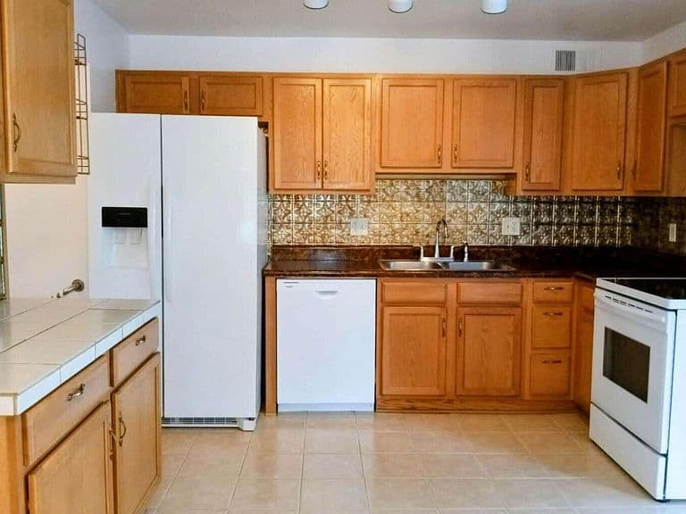 300 E Phoenix St photo 3