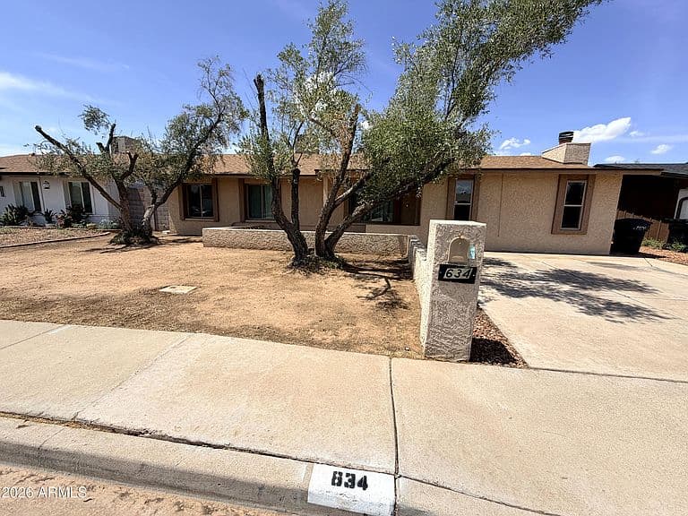 634 N SANTA ANNA -- photo 2