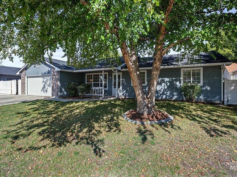 2172 W Hendricks St photo 3