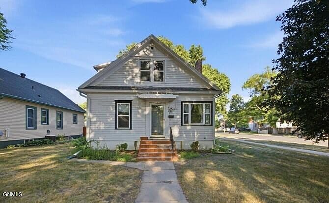 403 14th St S photo 1