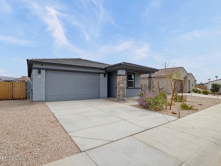 24540 W HOPI Street photo 1