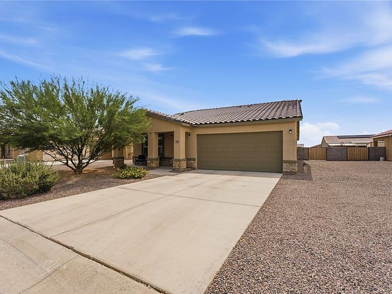 3466 E Ames Avenue photo 1