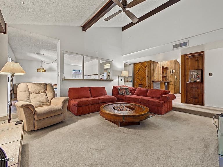 1200 W LAREDO Street photo 2