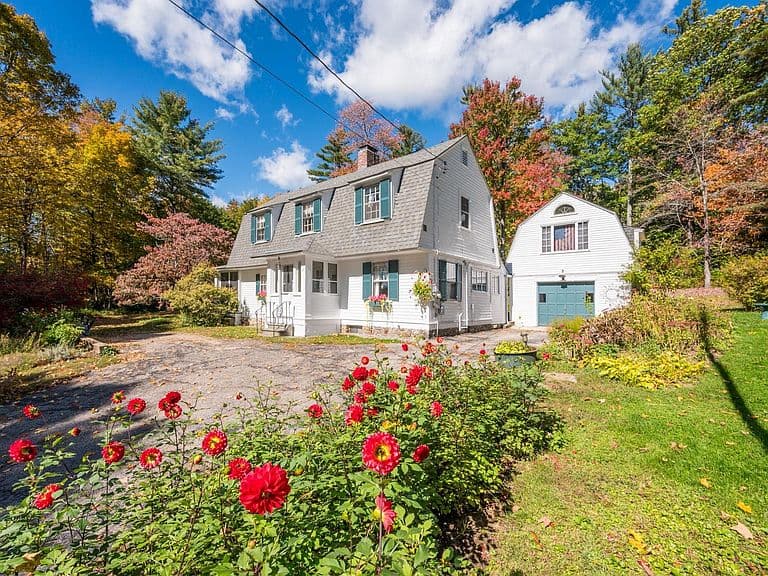 11 Ives Road photo 1