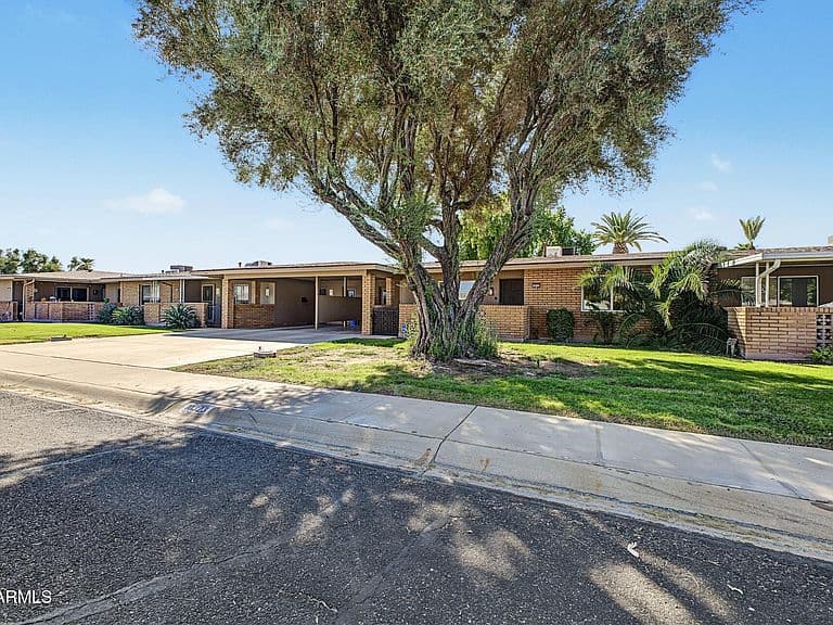 10323 W DEANNE Drive photo 2
