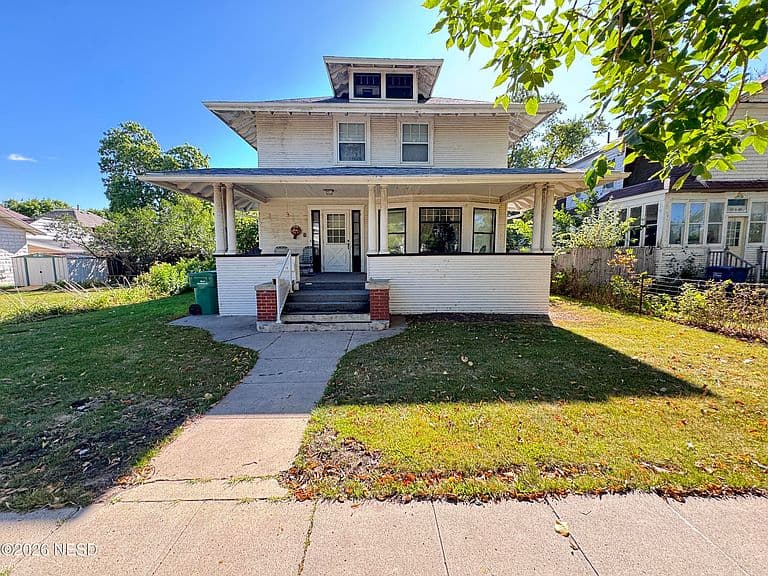 212 4th St SE photo 1