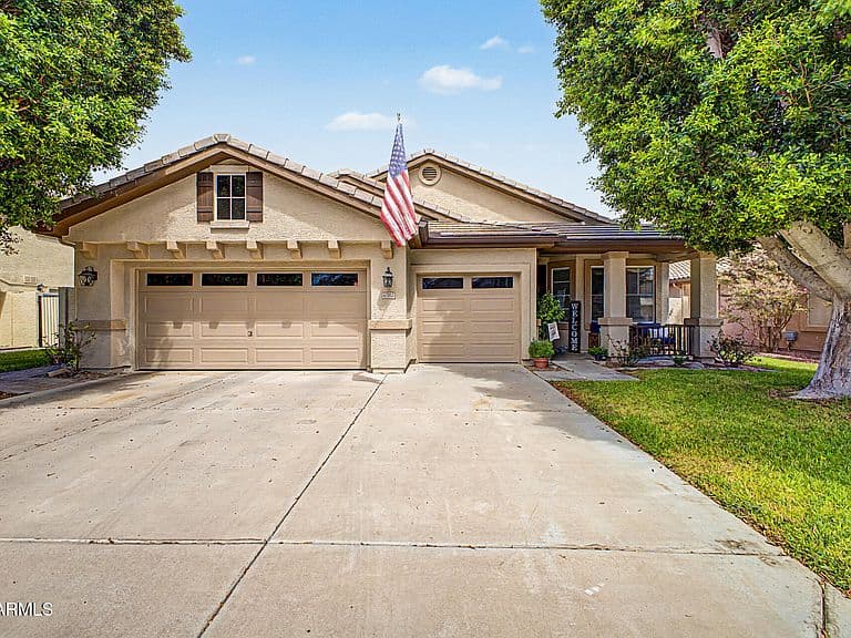 6982 W IRMA Lane photo 1