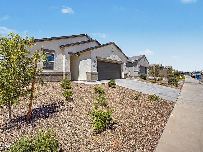 1816 W SOMBRA Avenue photo 1