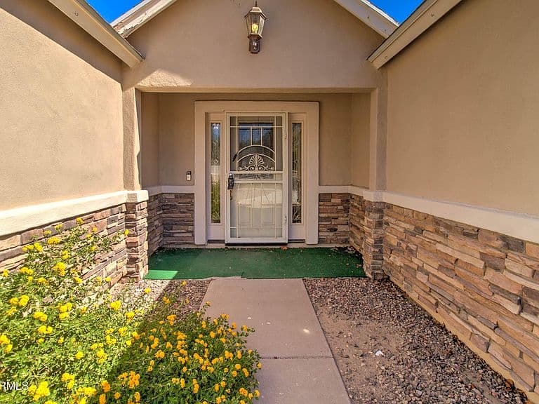 4509 E PEARCE Road photo 5