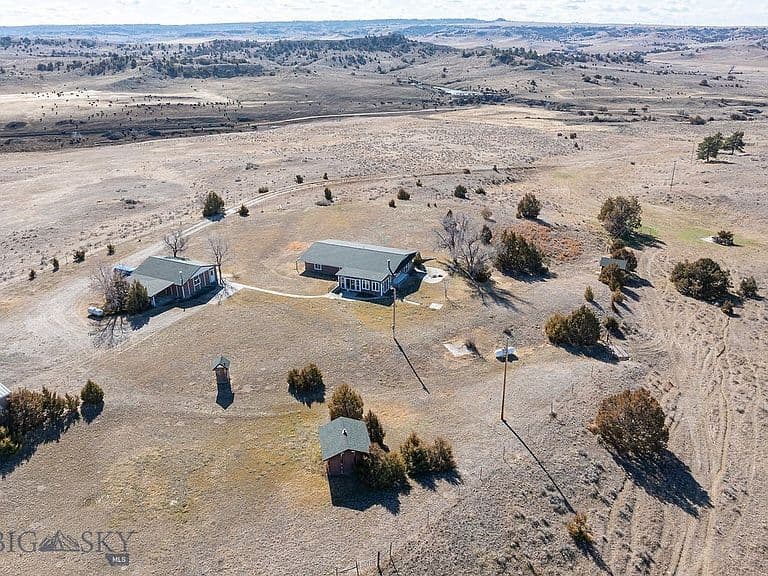 255 Smith Creek Rd photo 2