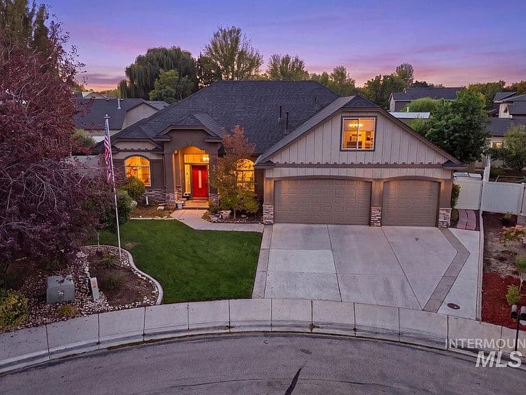 4054 N Beaham Pl photo 2