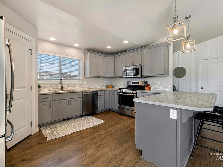 2207 Bills Way photo 4