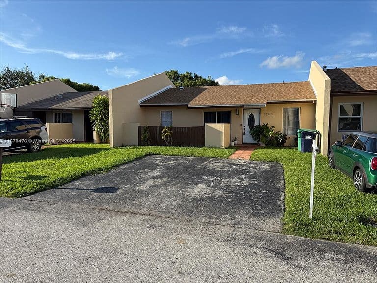 12413 SW 112th Ter photo 2