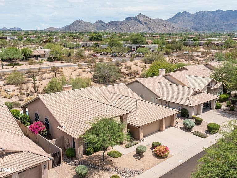 9144 E PALM TREE Drive photo 2