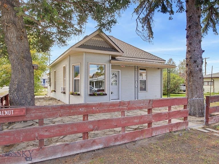 2726 Walnut St photo 2