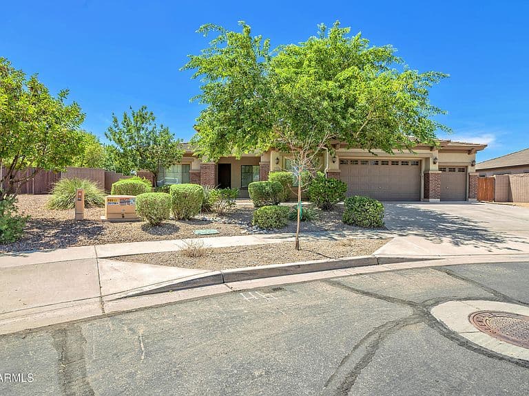 7333 N Kirsten Avenue photo 4