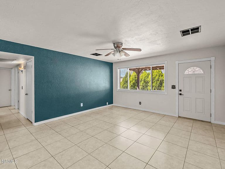 3302 N Alta Vista Dr photo 3