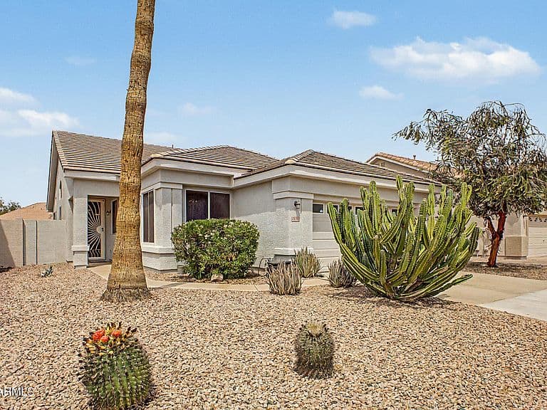 1532 E SHANNON Street photo 3