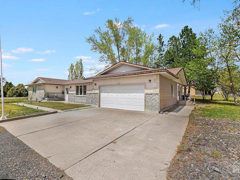 164 E 200 S photo 3