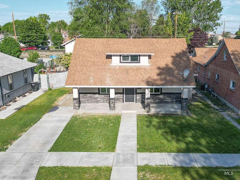 1610 Miller Ave photo 3