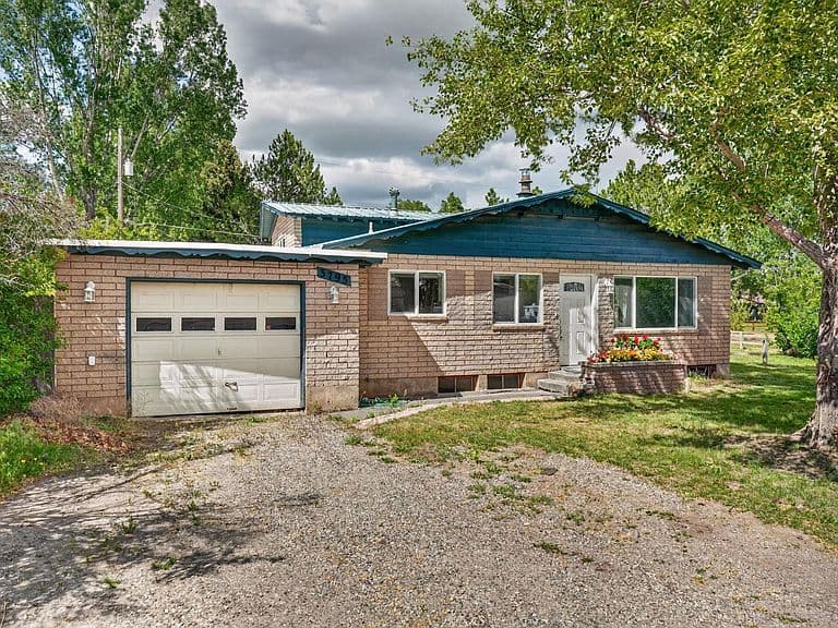 3795 E Sunnyside Rd photo 1