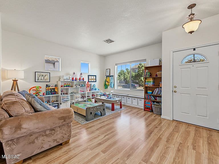 9449 N Weather Hill Dr photo 3