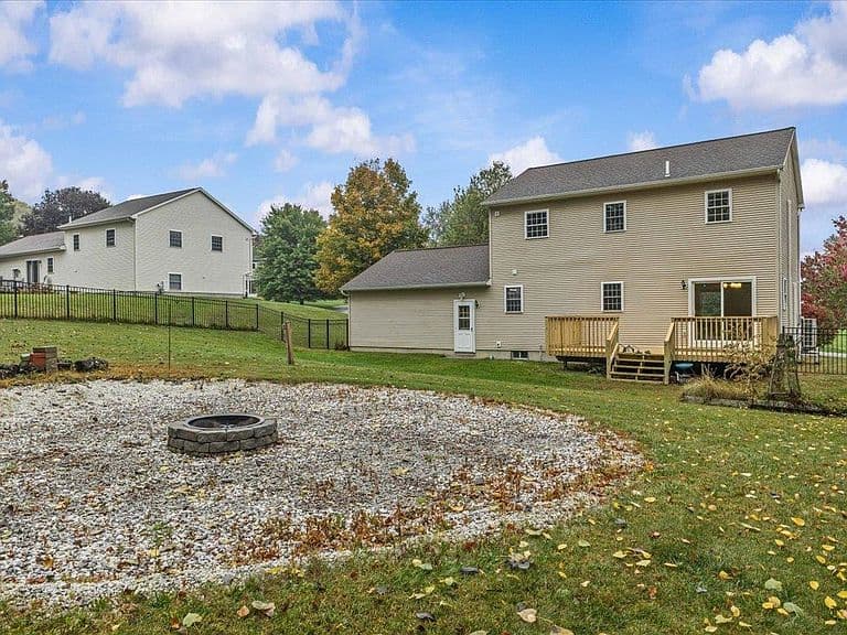 93 Hunting Ridge Lane photo 5