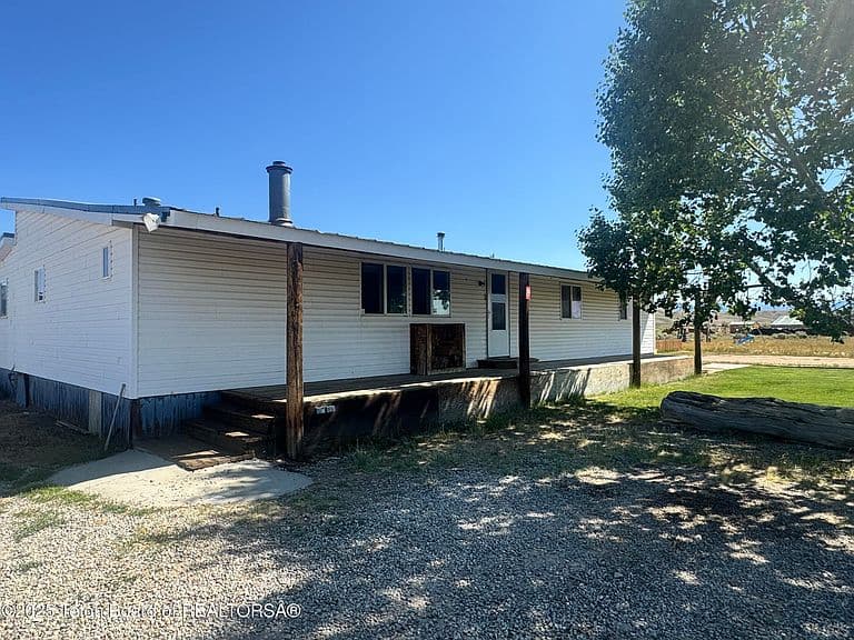 19 Sandy Ln photo 2