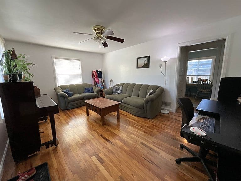 495 Fairmont Ave photo 3