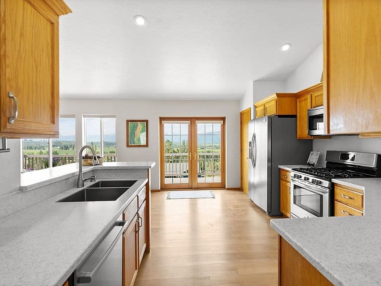1095 Iron Cap Dr photo 4