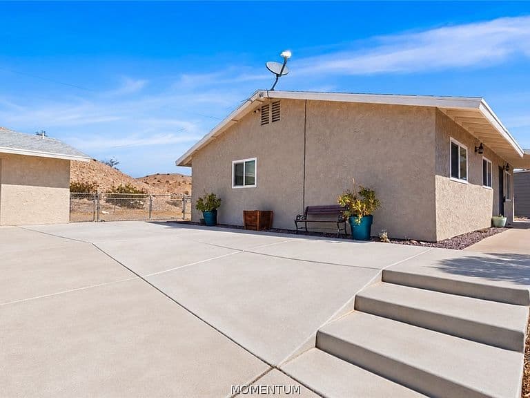 1017 Merrill Court photo 3