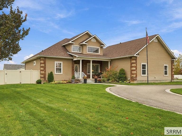 769 S Katie Ct photo 2