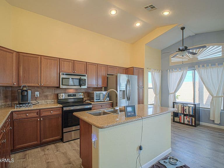 1388 E NATASHA Drive photo 4