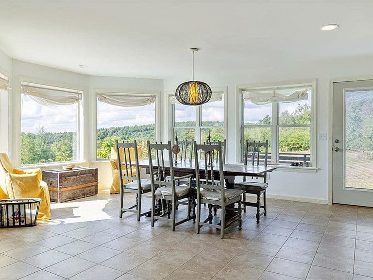 884 Nichols Road photo 5