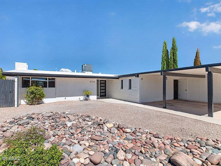 9015 E Calle Kuehn photo 2