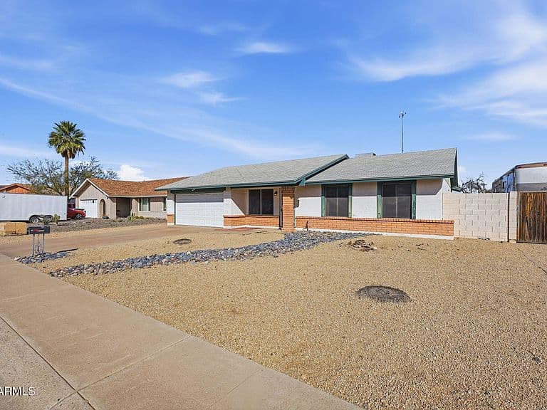 12619 N 39th Dr photo 3