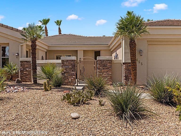 455 Greens Way photo 4