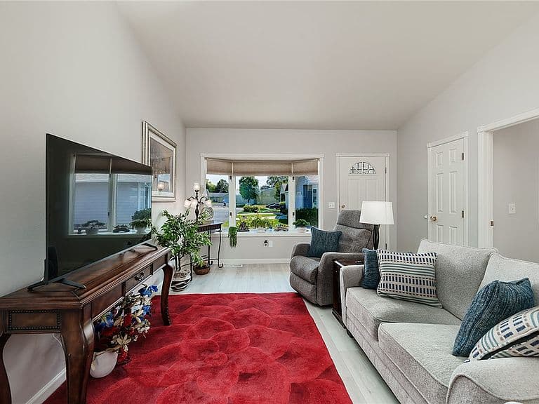 3359 Crater Lake Ave APT 4 photo 5