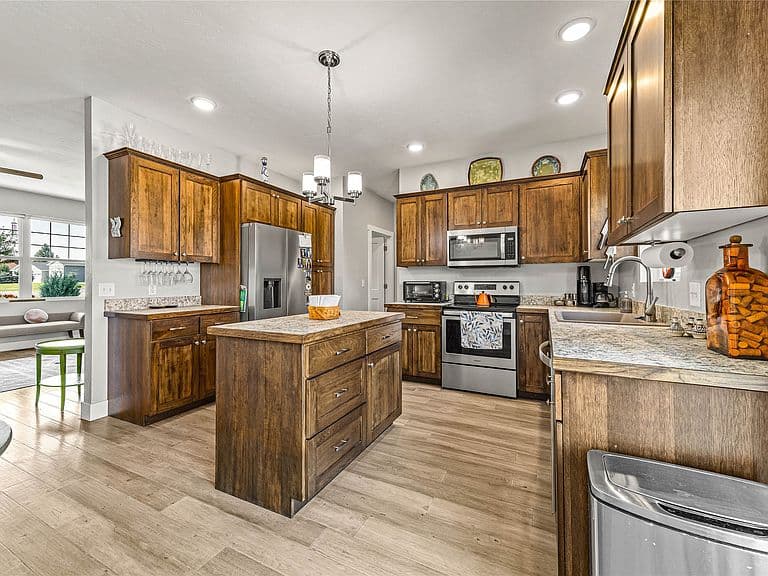 3974 Peak View Dr photo 4