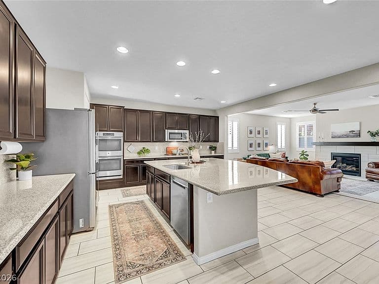 5560 Honey Creek Ave photo 3