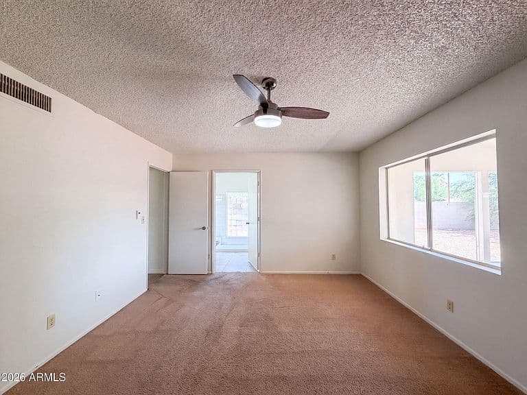 10701 W CAMPBELL Avenue photo 4