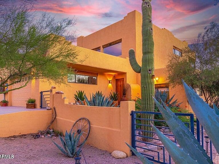 1575 Harcuvar Street photo 1